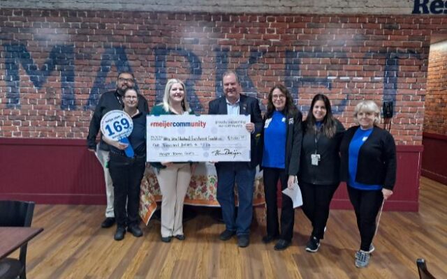 Bolingbrook Meijer Store Chooses Valley View Education Foundation For $5,000 Donation
